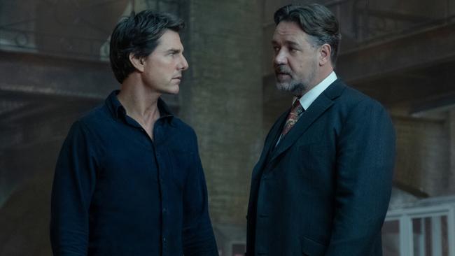 Tom Cruise and Russell Crowe in The Mummy.