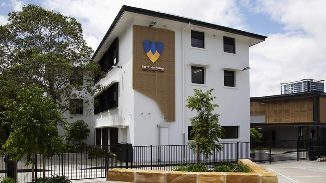 First day at Fortitude Valley State Secondary College. 585 St Paul's Terrace and Brookes St, Fortitude Valley, Brisbane, 28th of January 2020. (AAP Image/Attila Csaszar)