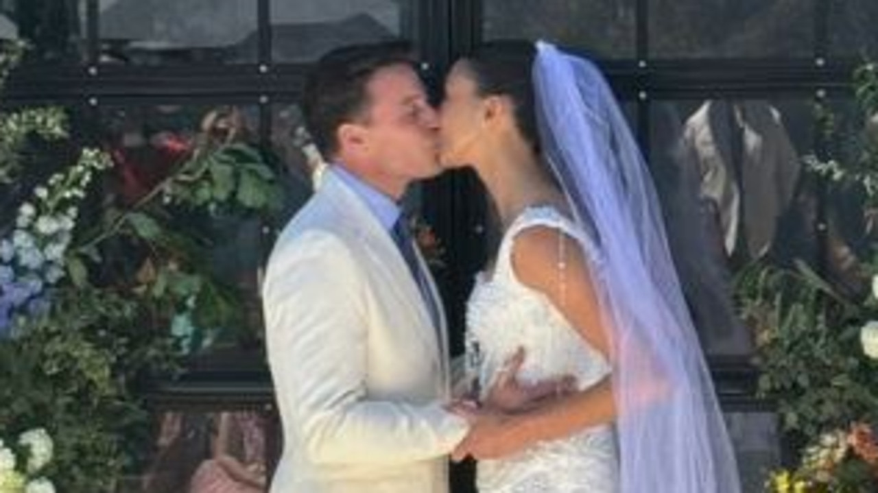 Aussie TV star marries in secret ceremony