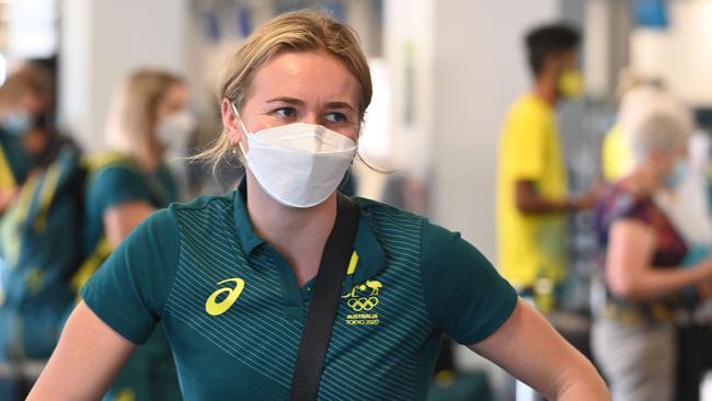 Olympian Ariarne Titmus at Darwin Airport. Picture Julianne Osborne