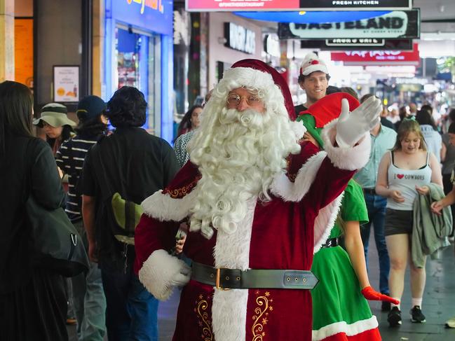 Christmas shopping in Melbourne. Picture: Luis Enrique Ascui