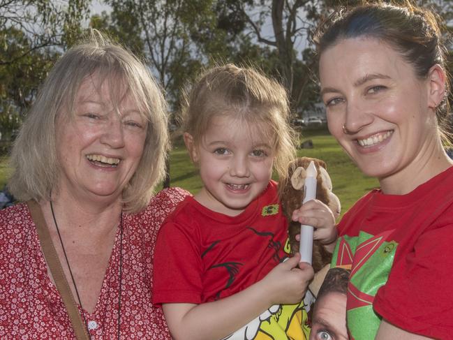 Kerry Kendrigan, Andi Kendrigan, Shanie Kendrigan at the 2024 Mildura Christmas Carols