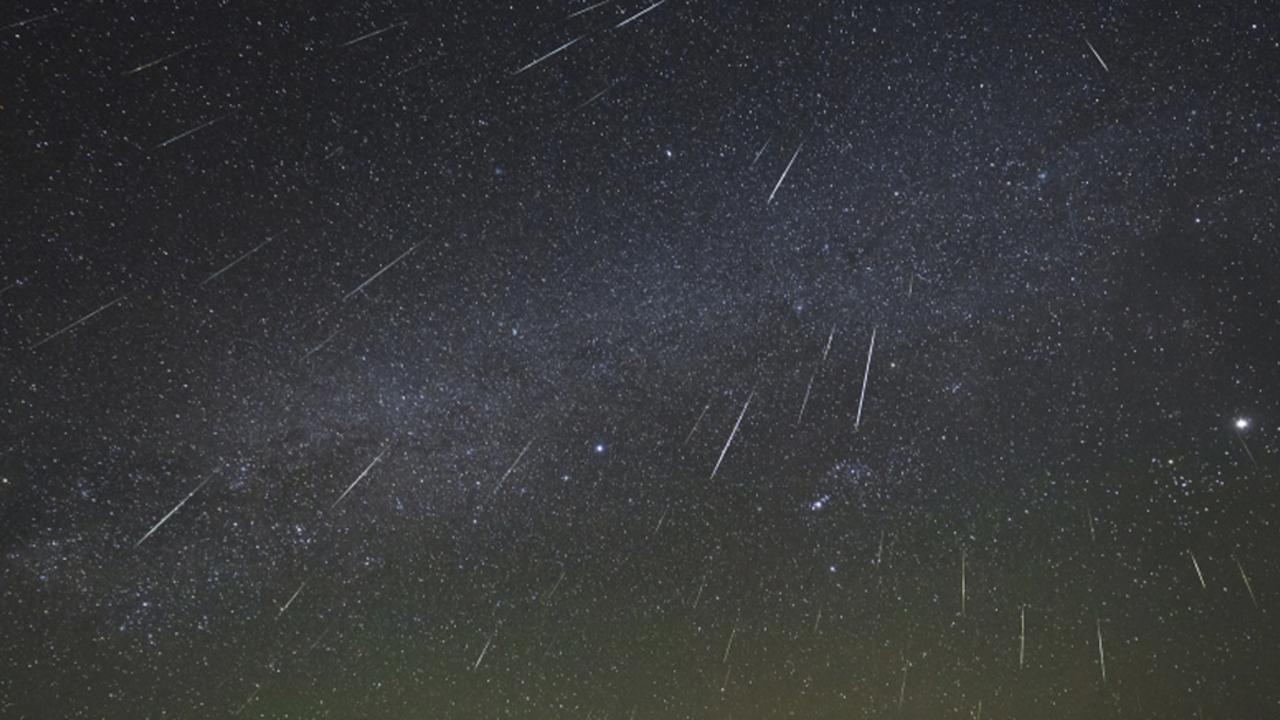 Eta Aquarids meteor shower and Comet SWAN over Australia