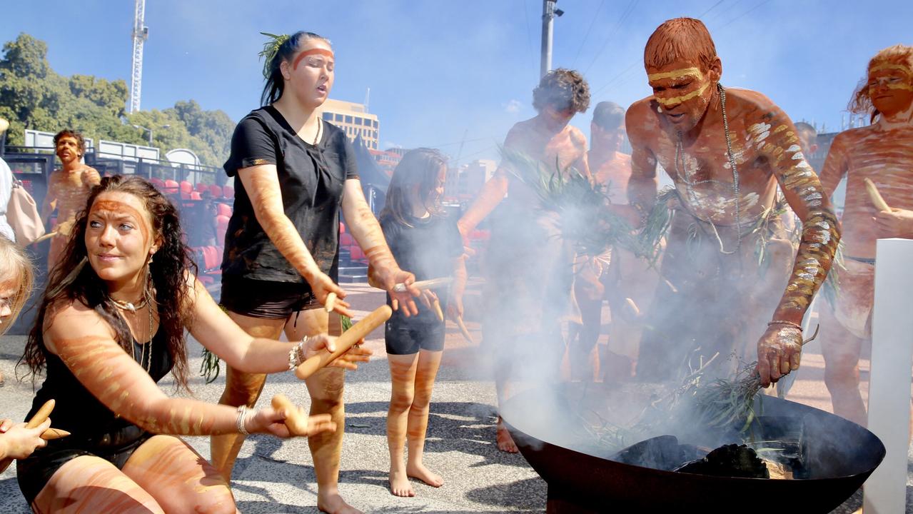 bogans-boo-welcome-to-country-at-sydney-opera-house-performance-the