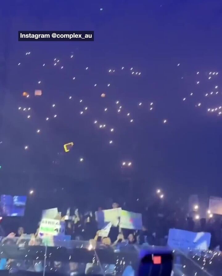 Drake's heartwarming act for an Aussie fan after he helped with an onstage gender reveal