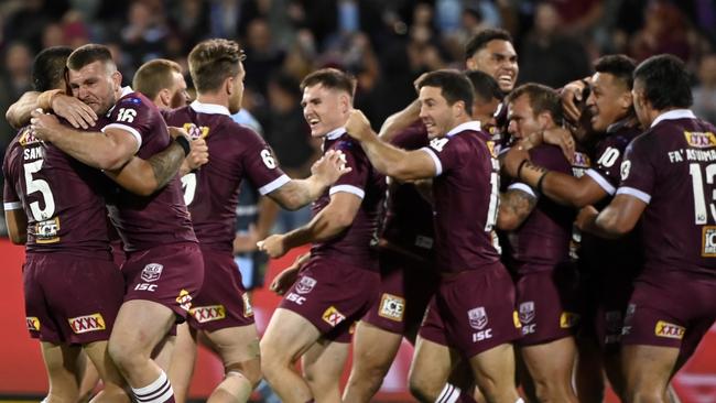 Queensland celebrate its Game I win. Picture: Grant Trouville/NRL Photos