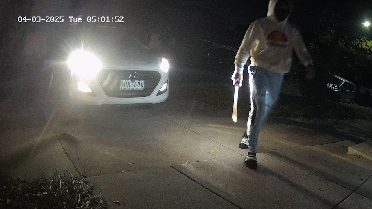 Armed thieves steal two cars in Black Rock