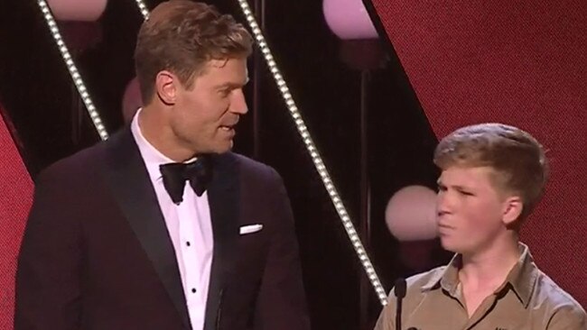 Robert Irwin presented at the 2018 Logies with Dr Chris Brown.