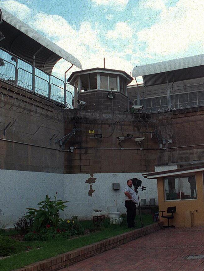 The jail courtyard from which the prisoners planned to escape.