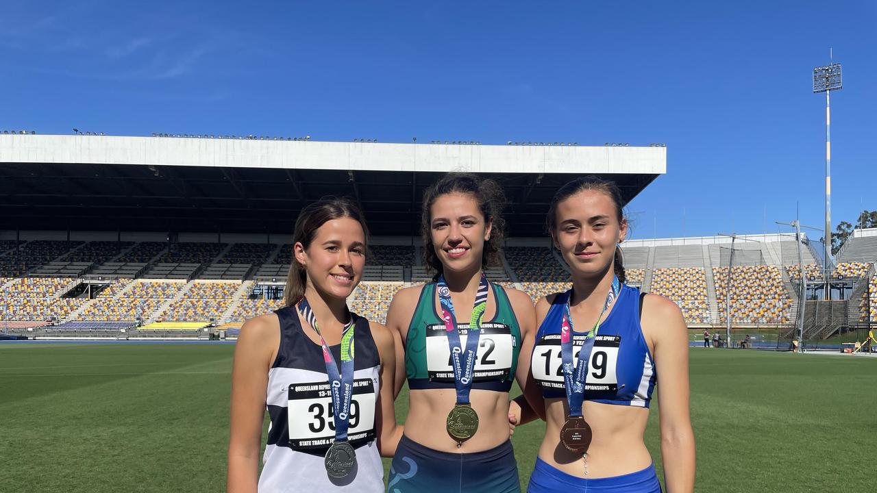 17 years high jumpers Chelsea Baumber, Philla Danielle Jones and Elizabeth Horne.