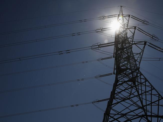 SYDNEY, AUSTRALIA - FEBRUARY 10: A general view is seen of powerline near the Sydney South Substation in Picnic Point on February 10, 2017 in Sydney, Australia. With temperatures forecast to go as high as 39 degrees over the weekend, meteorologists are predicting what could be the hottest three-day spell ever for the city and the Australian Energy Market Operator have warned of possible power shortages due to increased demand. (Photo by Mark Kolbe/Getty Images)