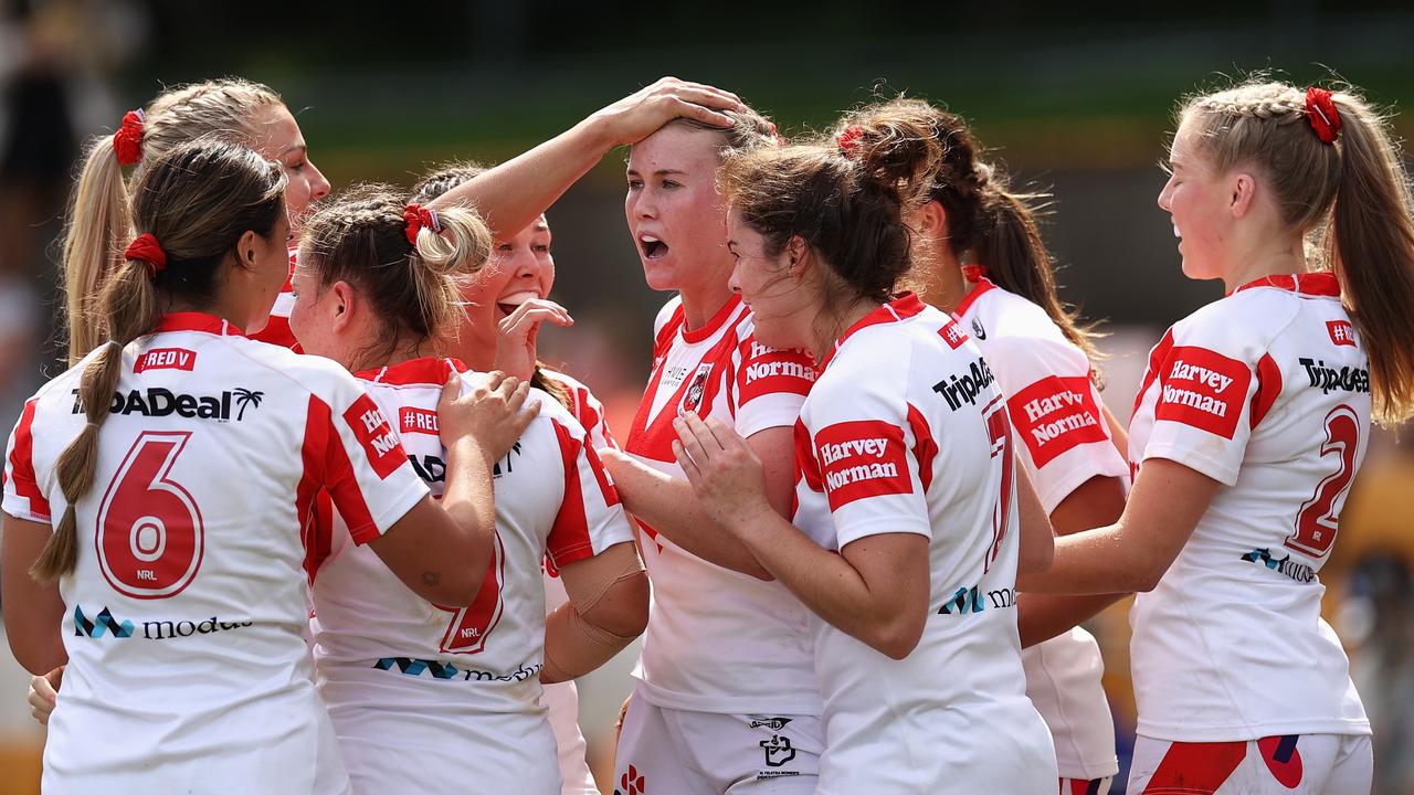 Official Telstra Women's Premiership profile of Evania Pelite for Gold  Coast Titans Women