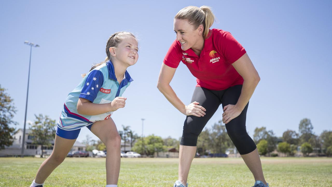 Pearson gives Meleah Hackett some sprint pointers. Picture: Peter Wallis