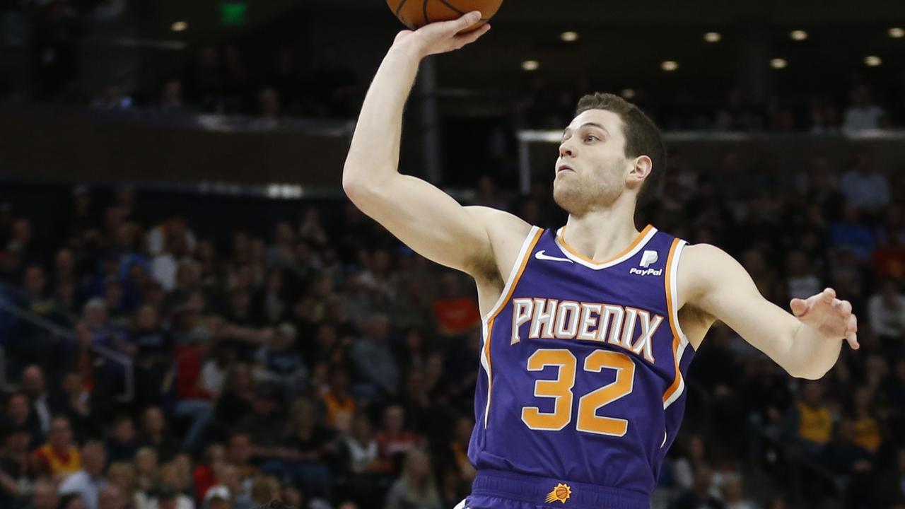 NBA: Jimmer Fredette makes Suns debut against Kings