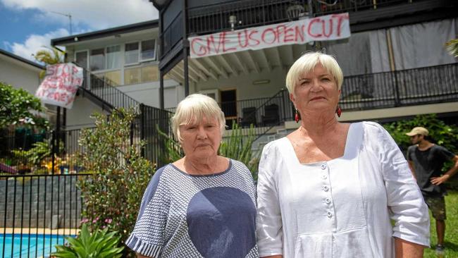 Bypass now action group, Barbara Davis (left), Jan Lumsden (right). 06 DEC 2018. Picture: Trevor Veale