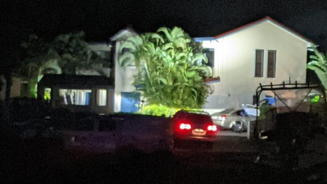 Police at Erromango Drive in Jubilee Pocket where a man was allegedly armed with a crossbow was holed up inside the two-storey complex. Picture: Karen Cable