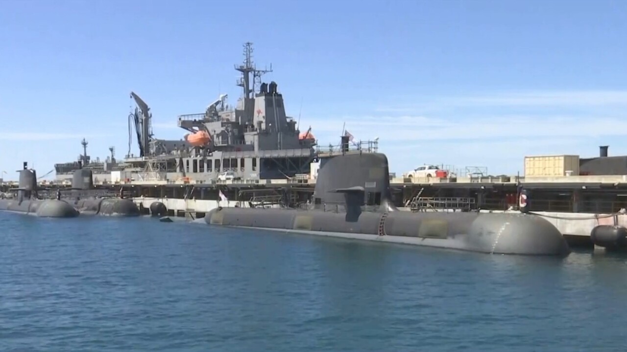 Ex-navy chief criticised for submarine proposal