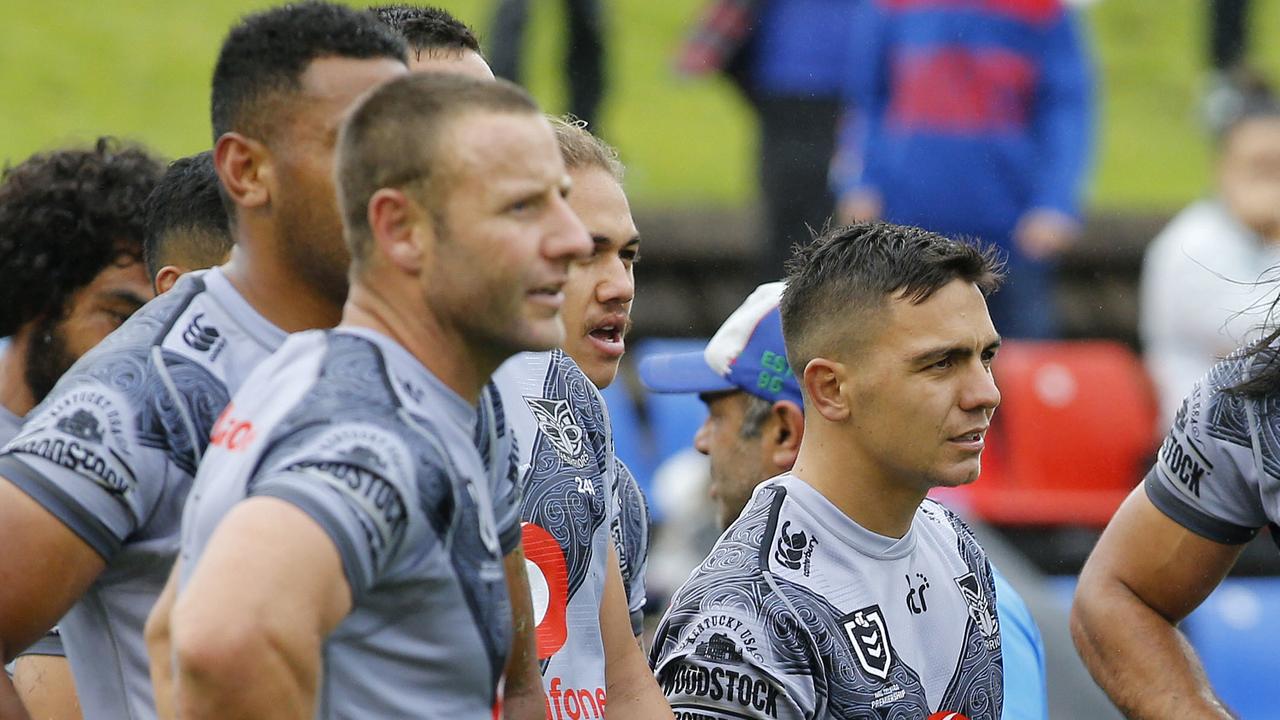 Warriors players re group after a Knights try during the Round One NRL match between Newcastle Knights and New Zealand Warriors at McDonald Jones Stadium in Newcastle, Saturday, March 14, 2020. (AAP Image/Darren Pateman) NO ARCHIVING, EDITORIAL USE ONLY