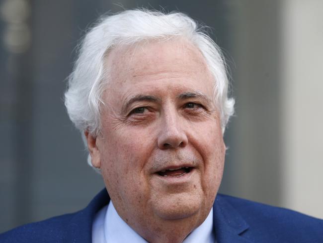 Mining magnet and former MP Clive Palmer speaks to media as he leave the Supreme Court after sitting a whole day session in Brisbane, Monday, 30 October, 2017. Liquidators are trying to secure court orders to freeze more than $200 million worth of Mr Palmer's assets. (AAP Image/Regi Varghese) NO ARCHIVING, EDITORIAL USE ONLY