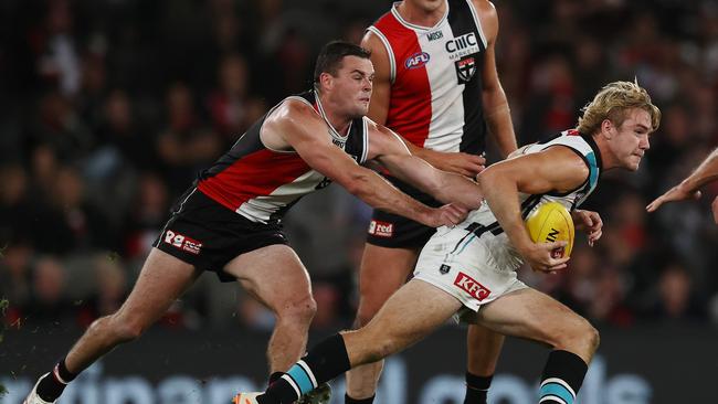 Horne-Francis breaks through a tackle. Picture: Michael Klein