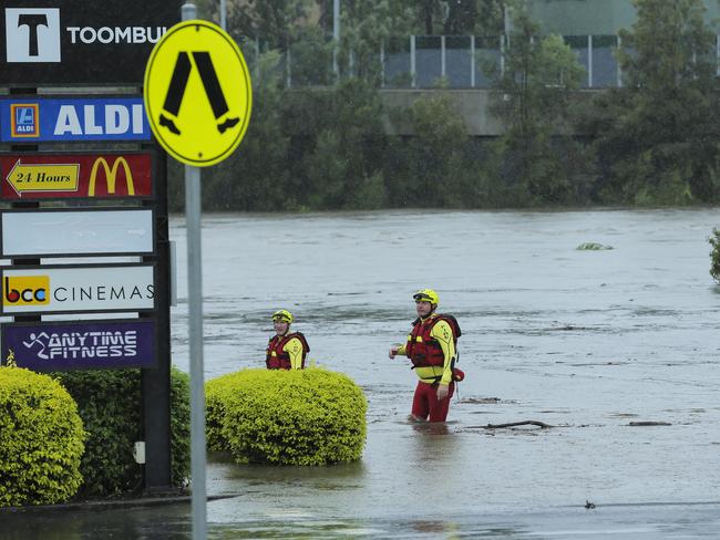 Brisbane Weather: Residents Facing Flash Flooding After Cyclone Debbie ...