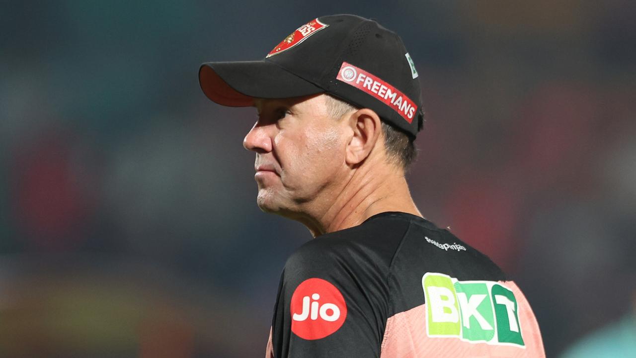 Aussie stars scramble to flee India as conflict set to postpone IPL