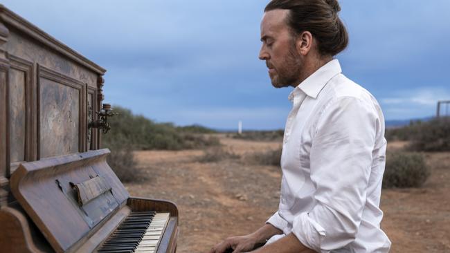 Tim Minchin plays Lucky Flynn in the Foxtel series Upright. Picture: Mark Rogers