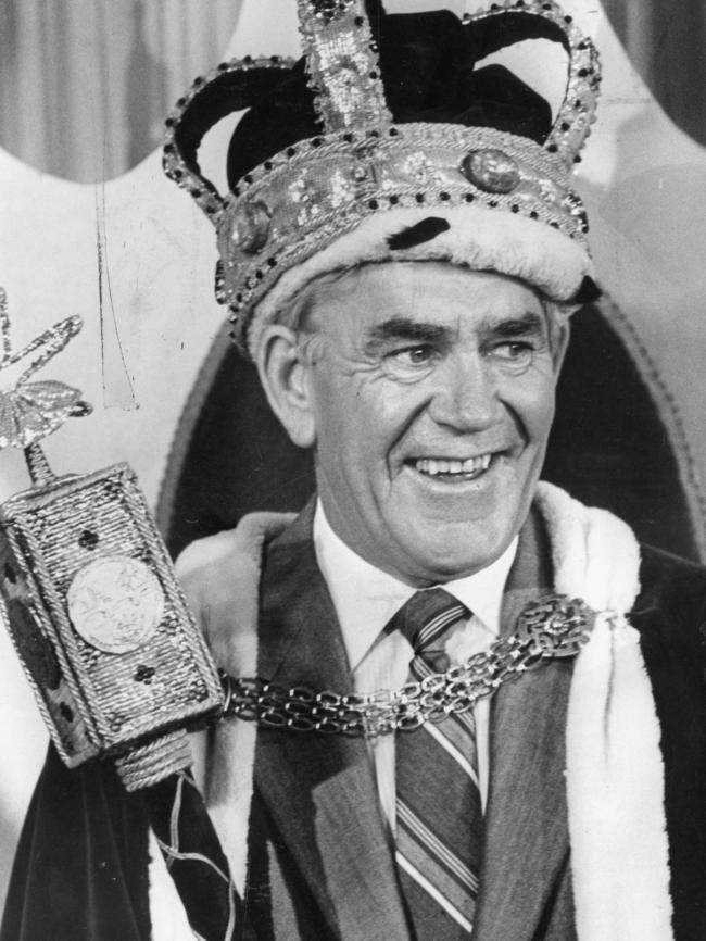 Lou Richards as the, King of Moomba in 1981.