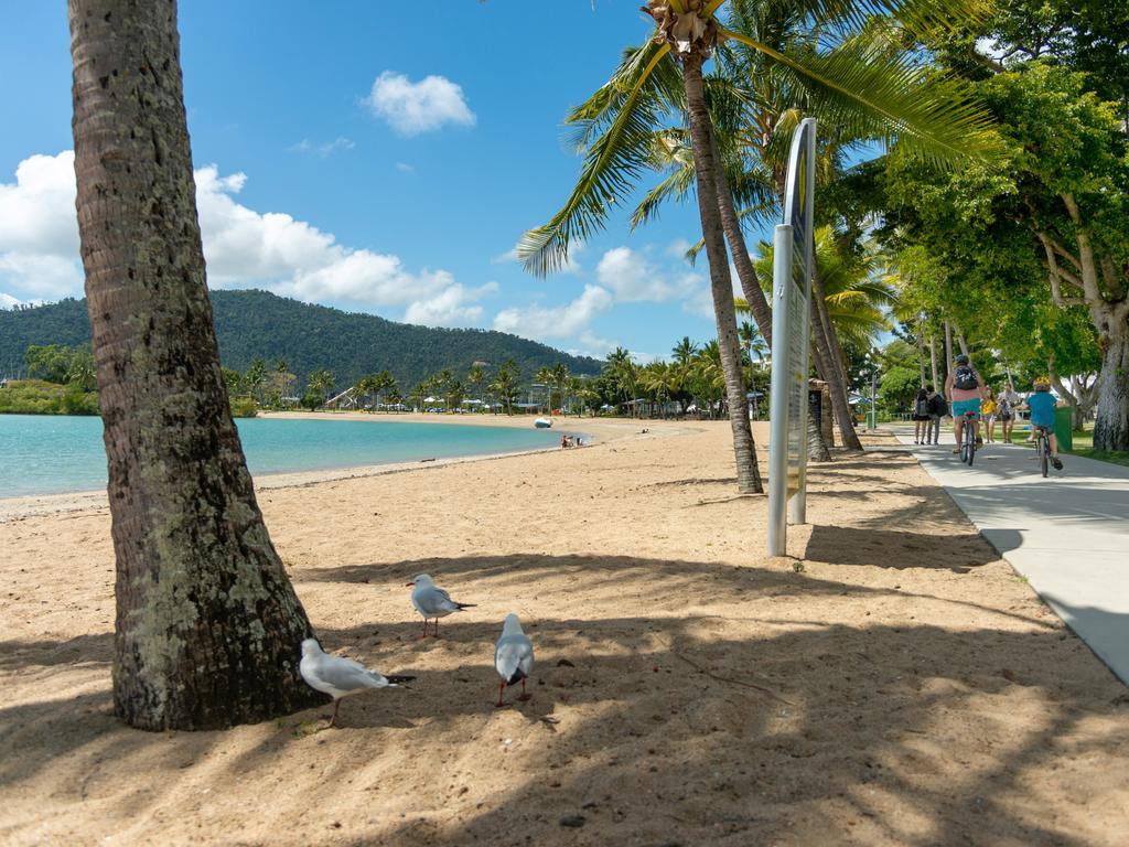 ## SUNDAY MAIL ## Airlie Beach, 04 Sep 2020, Airlie Beach short of Tourists., Airlie Beach Foreshore Photo : Daryl Wright