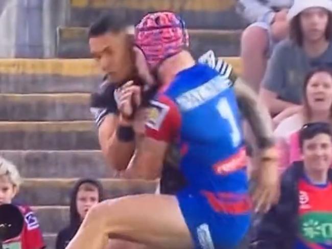 Kalyn Ponga Ramien shoulder charge