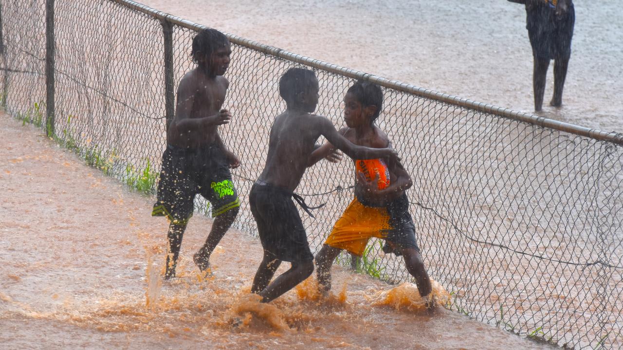 Lightning strike hits Tiwi Bombers oval during Round 9 NTFL clash ...