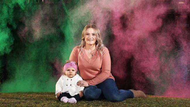 Juanita Simpson with 11 month-old daughter Ashana. Photo: Jason O'Brien