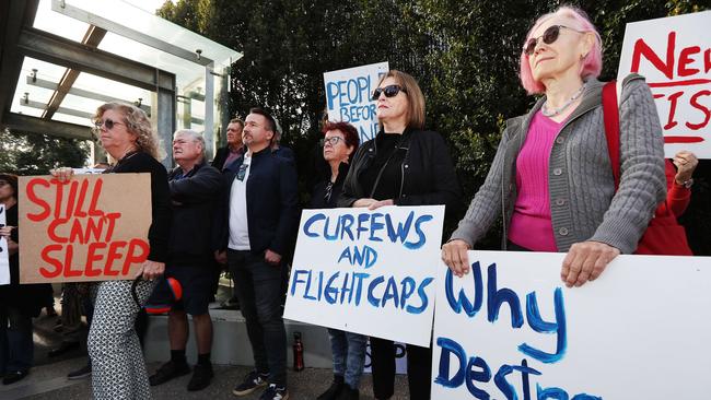 Brisbane residents rallying outside Brisbane Airport Corporation against fight noise. Pics Tara Croser.