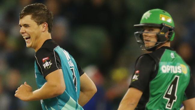 MELBOURNE, AUSTRALIA - JANUARY 14: Mitch Swepson of the Heat celebrates the wicket of Adam Zampa of the Stars during the Big Bash League match between the Melbourne Stars and the Brisbane Heat at Melbourne Cricket Ground on January 14, 2016 in Melbourne, Australia. (Photo by Michael Dodge/Getty Images)