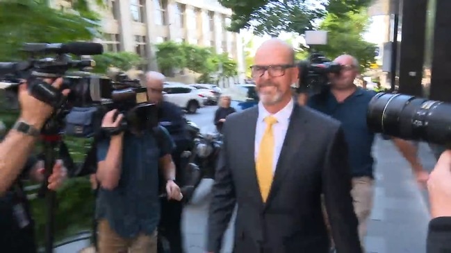 Simon Overland leaves Lawyer X Royal Commission after testifying in Melbourne