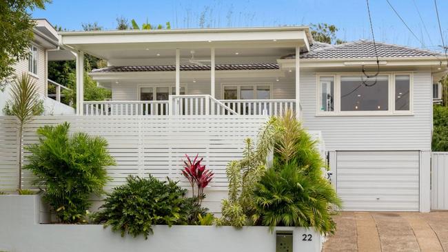 22 Greycliffe St, Mount Gravatt East goes to auction at 9am