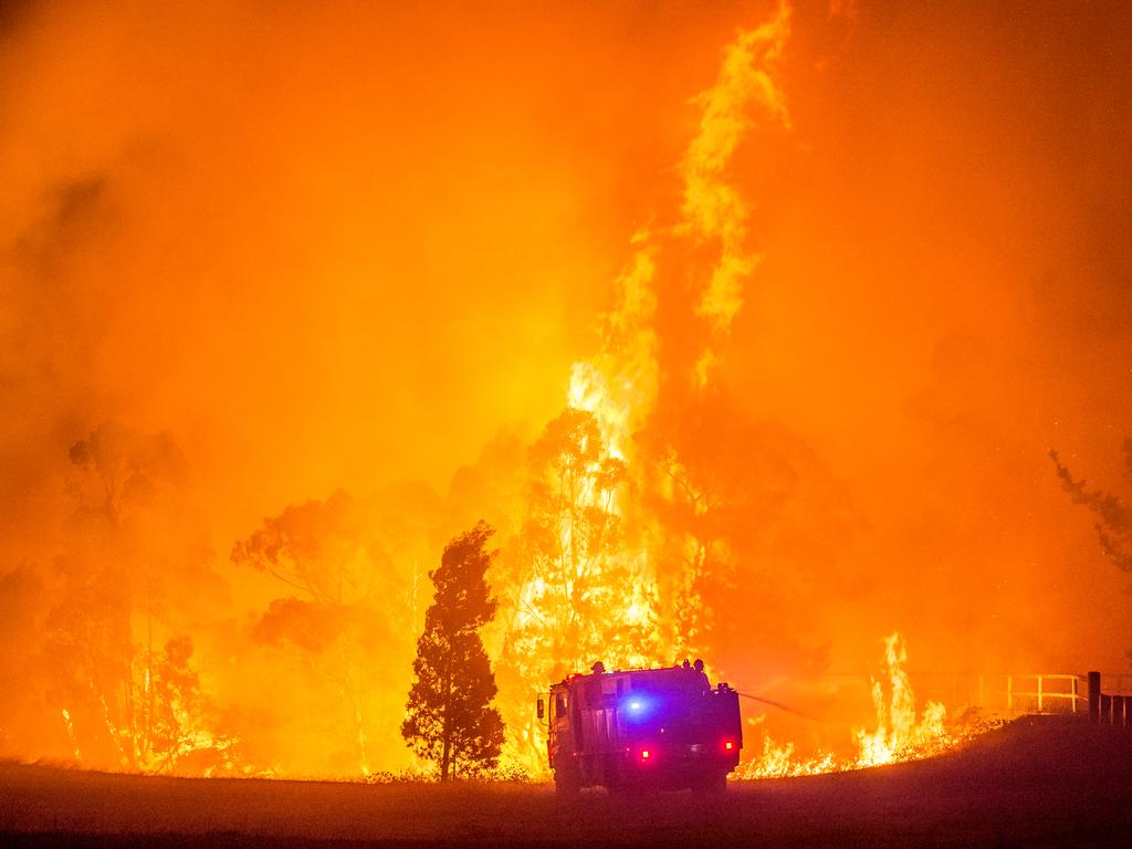 A bushfire Burns out of control in southern Circuit, Morwell, in an industrial estate. Firefighters are unable to save some property. Only meters from powerplant.