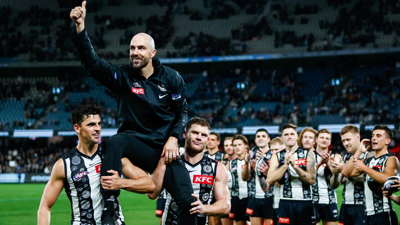 Steele Sidebottom was subbed out in the first quarter of his 300th game with a medial ligament injury that will sideline him for six to eight weeks. Picture: Dylan Burns / Getty Images