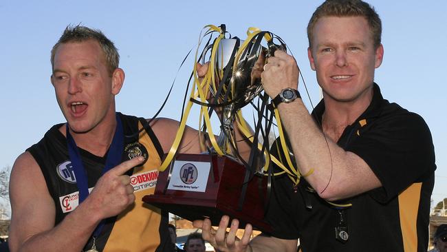 Heidelberg captain Blair Harvey and coach Phil Plunkett in 2008.