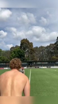 6'7 Aussie punter sets internet alight with absurd feat