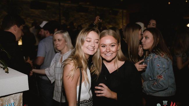 Photos of the Feathers Hotel in Burnside from 2017