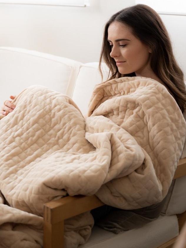 Therapy weighted blanket: clinical research on the efficacy of weighted blankets is limited, but many users claim to have positive results.