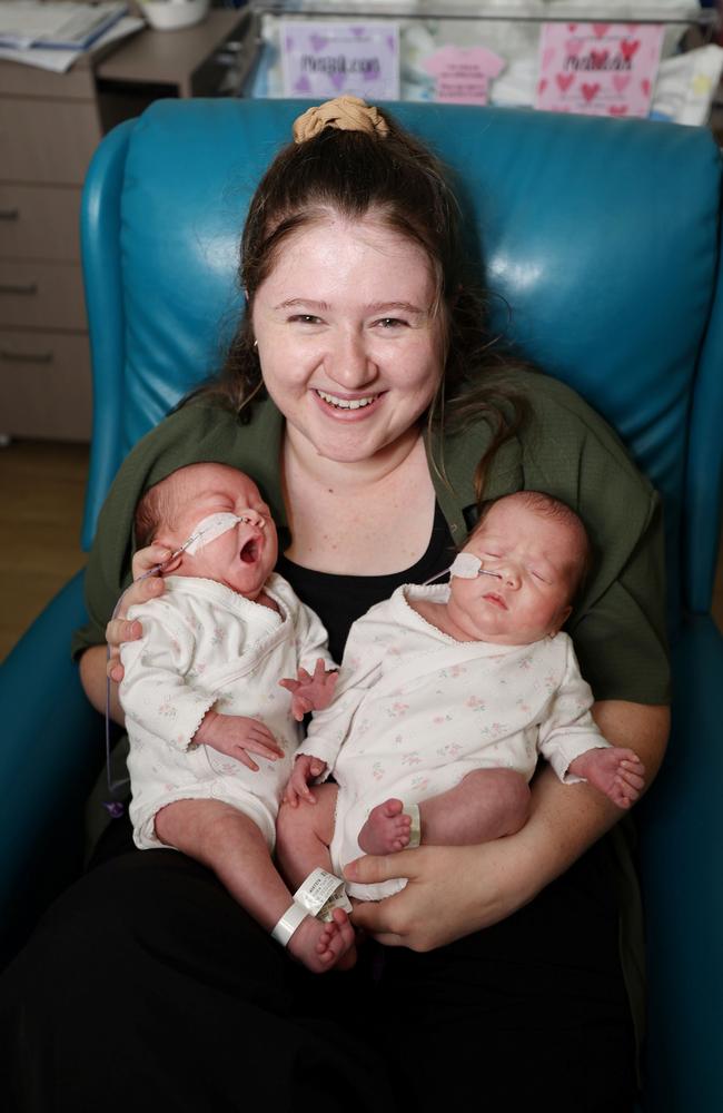 Maryborough’s Amy Blomdale was convinced she was losing her twins as she was flown to Brisbane after suffering a severe placental abruption during her pregnancy.