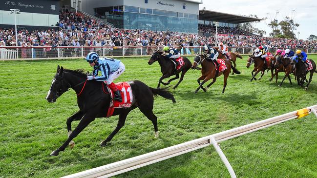 Onesmoothoperator and Craig Williams win the 2024 Geelong Cup. Picture: Racing Photos