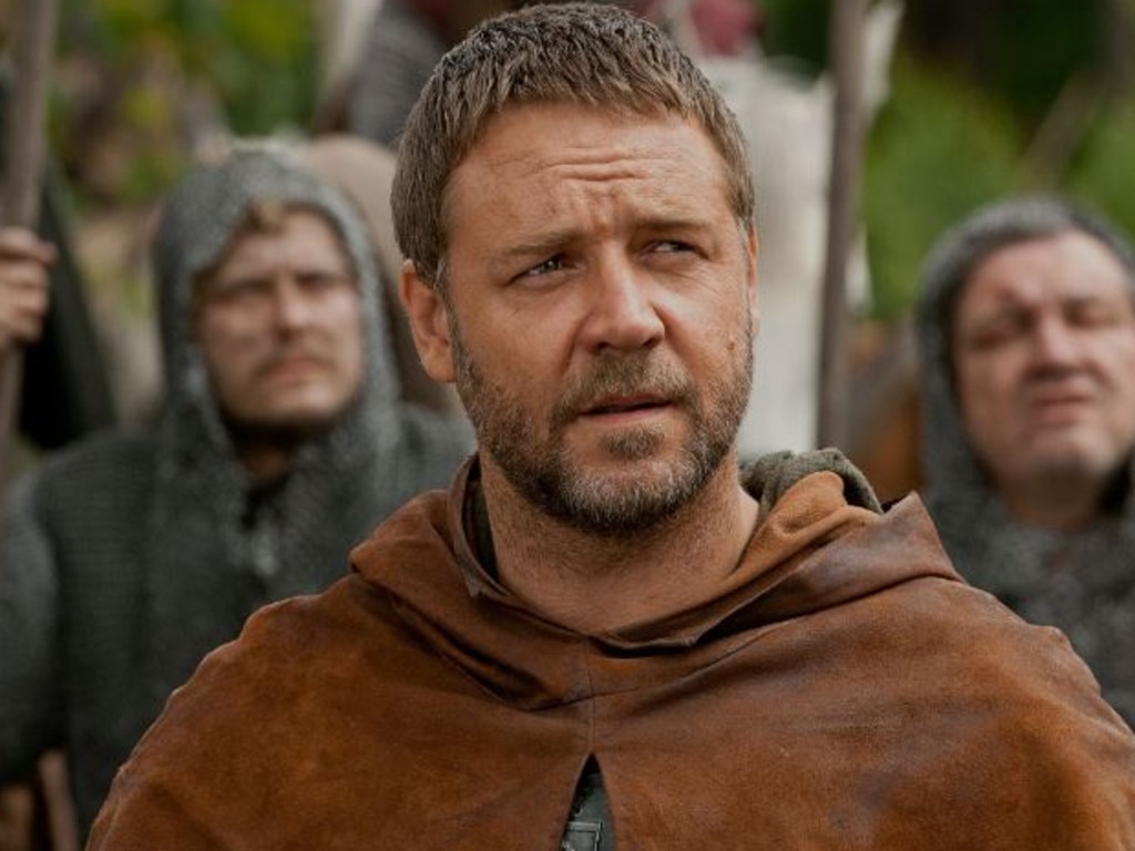 Russell Crowe found out a decade later he broke both of his legs while ...