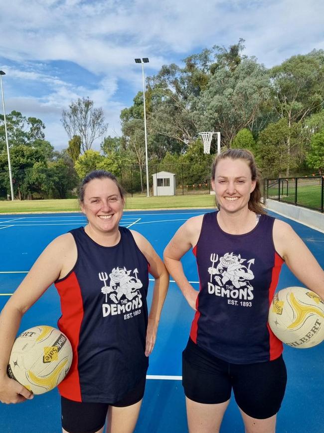 Swifts Creek A grade netball co-coaches, Joanne Bradbury, left, and Dee Commins. Picture: Supplied