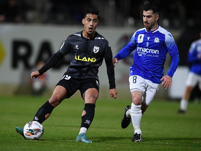 Daniel Arzani (left) has joined Melbourne Victory. Picture: Mark Brake/Getty Images