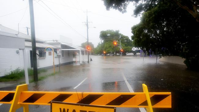 Baroona five ways at Milton, Flood waters rising in Milton , Sunday 27th February 2022 - Photo Steve Pohlner