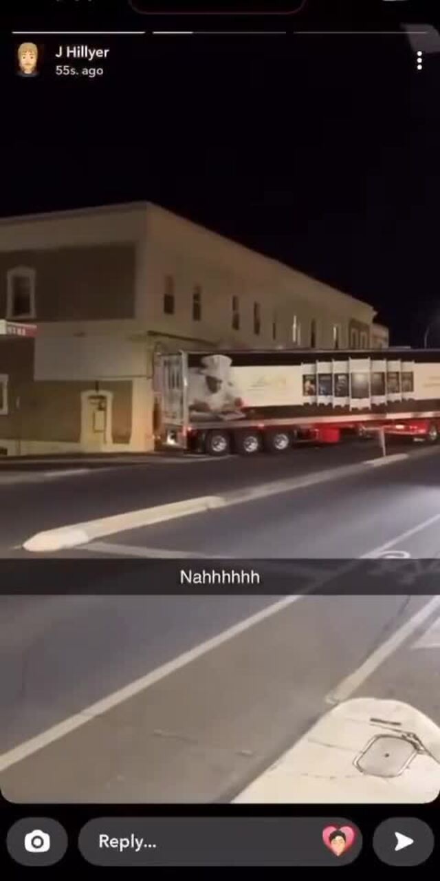 Truck crashes into building and cars at Gawler