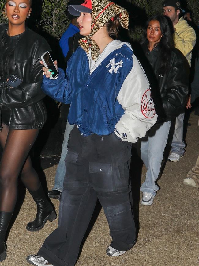 Hailey is dressing like Justin. Picture: The Daily Stardust / BACKGRID